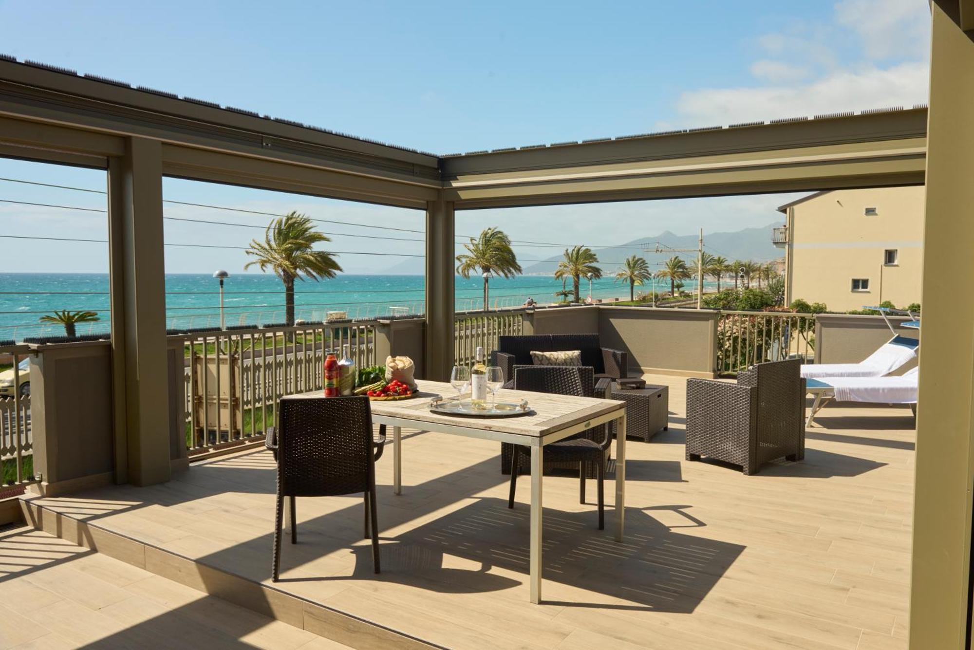 Terrazza Sul Mare A Pietra Ligure Exterior foto